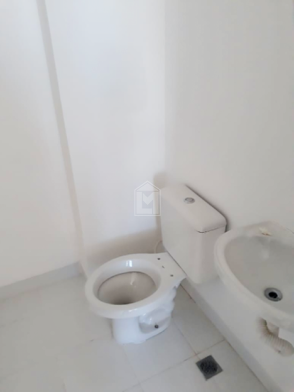 Sala à venda no Jardim Limoeiro: Banheiro